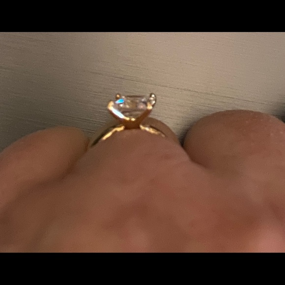 Engagement ring - Picture 7 of 11